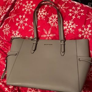 Michael Kors Gilly Large Jet Set Drawstring Top Zip Tote